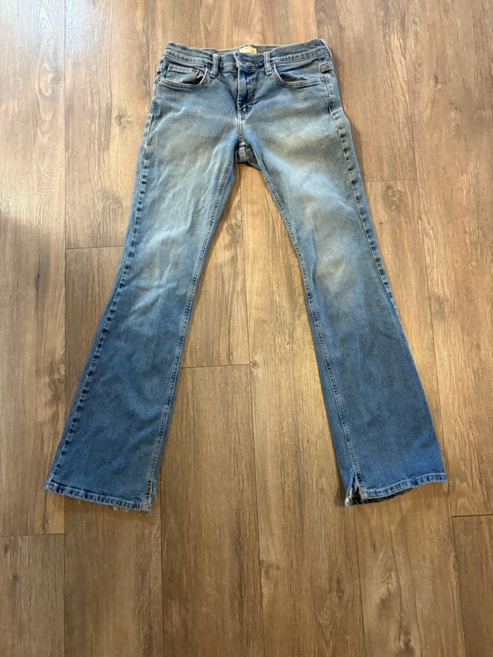 American Eagle Outfitters women’s 8 regular flare jeans